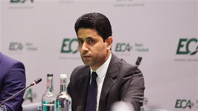 ناصر الخليفي يُشكك في قانونية تسجيل برشلونة لصفقاته الصيفية