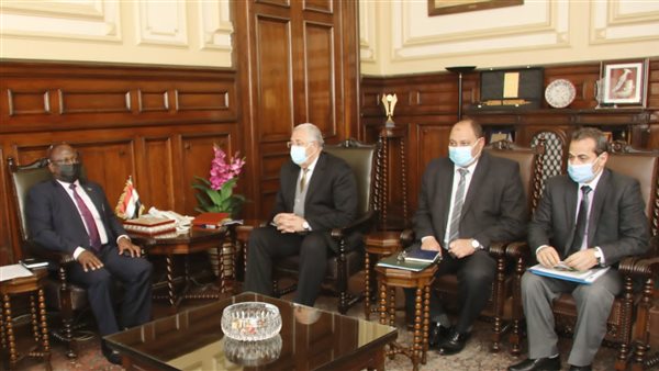 وزير الزراعة والسفير