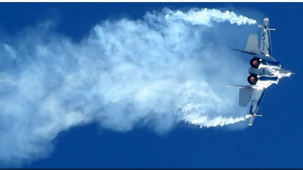 طائرة عسكرية 