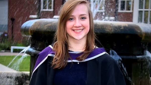 اللاعبة مادي لورانس