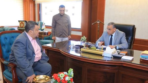 محافظ سوهاج يلتقي