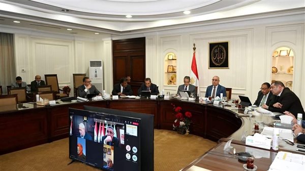 وزير الإسكان والمرافق