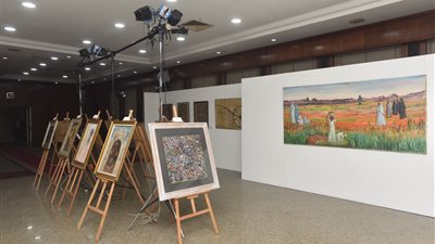 افتتاح المعرض الفني التشكيلي للمقتنيات النادرة لمؤسسة الأهرام | صور