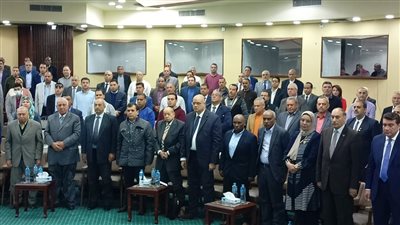 النقابة العامة للكيماويات: أرسلنا مذكرة لوزير قطاع الأعمال لمناقشة صناعة الدواء ومشاكل العاملين بها 