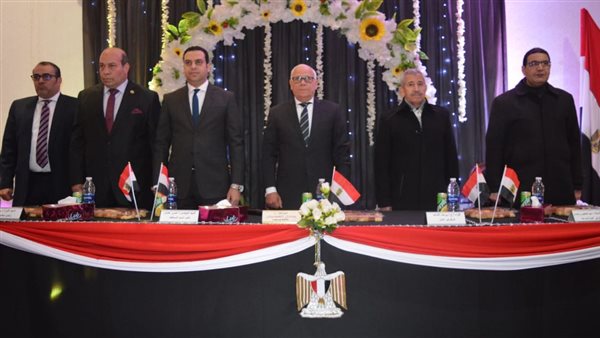 محافظ بورسعيد يكرم