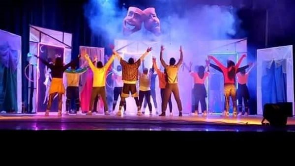 العرض المسرحي الساحر