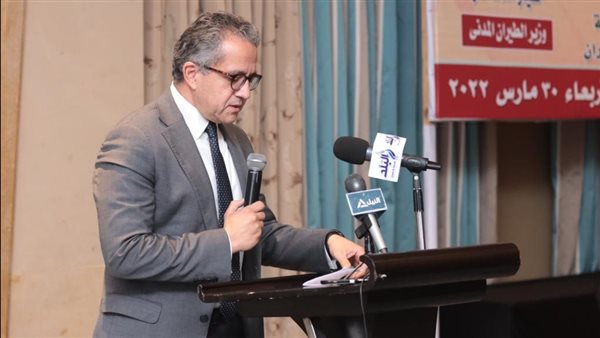 الدكتور خالد العناني