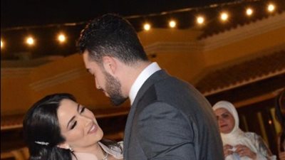 معلومات عن المطربة نبيلة ابنة حميد الشاعري بعد خطبتها | صور 