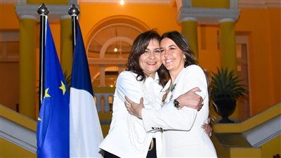 وزيرة الهجرة تشارك في حفل تتويج فنانة الأوبرا العالمية فرح الديباني بوسام فارس من فرنسا │ صور 