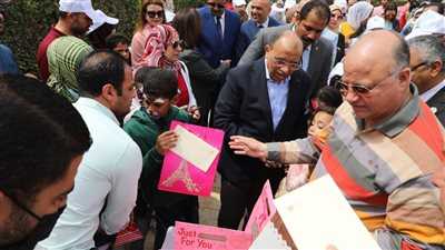 وزير التنمية المحلية ومحافظ القاهرة يشهدان احتفالية بيوم اليتيم في حديقة الأزهر