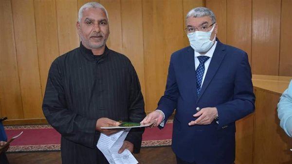 محافظ المنيا