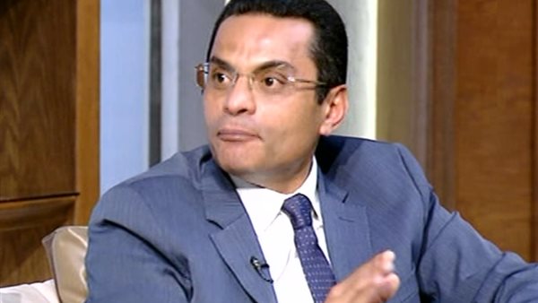 الدكتور عمرو عبد