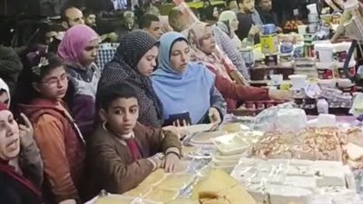5 أكواب زبادي بـ 10 جنيهات.. إقبال المواطنين على شراء مستلزمات السحور بالبحيرة | بث مباشر