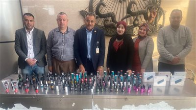 جمارك مطار سوهاج تضبط محاولة تهريب عدد من أجهزة التبغ ومستحضرات التجميل