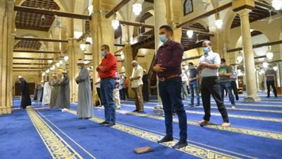 المساجد تتأهب لإقامة أول صلاة تراويح في شهر رمضان بعد قليل