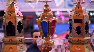 بين العبادة ومشاهدة المسلسلات.. كيف يقضي المصريون أوقاتهم في شهر رمضان؟ │ دراسة