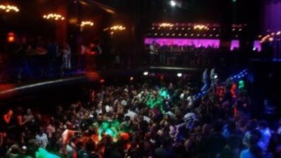 السياحة: إغلاق الكباريهات والملاهي الليلية ومحال الخمور حتى نهاية شهر رمضان | بث مباشر