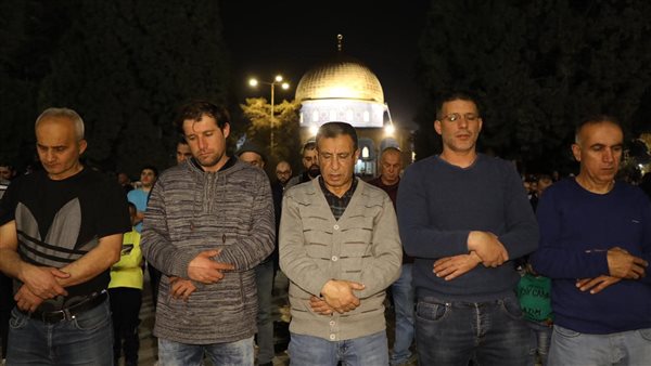 صلاتا العشاء والتراويح