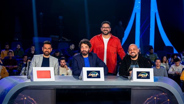 أكرم حسني مع لجنة