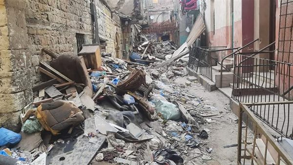 انهيار عقار بالإسكندرية