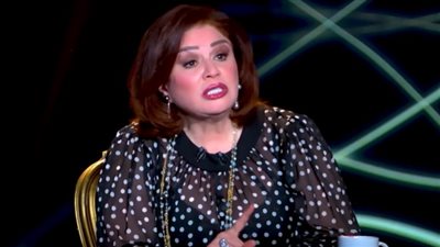 إلهام شاهين: كنت بستقبل رجالة في أوضة النوم.. هو أنا رايحة أنام في المسرح !| فيديو