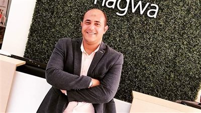 بسبب غلاء الأسعار.. مُعلم يعطي دروسا مجانية للثانوية العامة طوال أيام رمضان