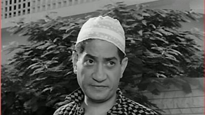 كتب السيناريو بواقعية ساخرة.. محطات في حياة يوسف عوف