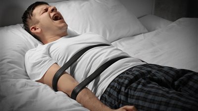 خبراء يزعمون: الجاثوم أو شلل النوم قد يكون ناتجًا عن فيروس كورونا