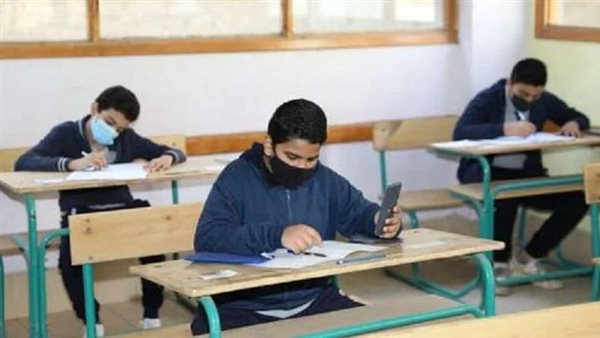 طلاب الشهادة الإعدادية