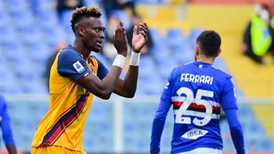 روما يعبر سامبدوريا بهدف ويقترب من المربع الذهبي للدوري الإيطالي