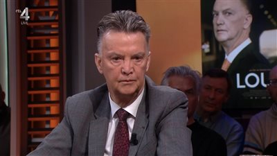 مدرب منتخب هولندا يعلن إصابته بمرض السرطان