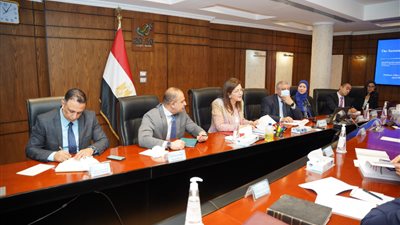 وزيرة التخطيط تبحث التعاون مع رئيس مركز التنمية المستدامة بجامعة كولومبيا