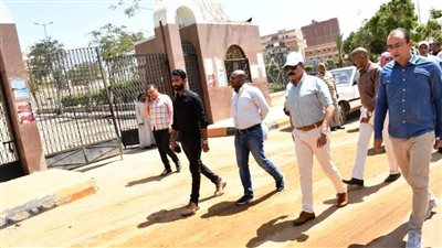 محافظ أسوان يتابع مشروعات إحلال وتجديد البنية التحتية وإعادة رصف الشوارع 