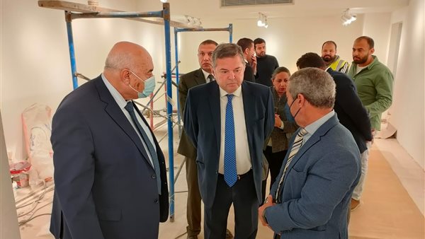 هشام توفيق وزير قطاع