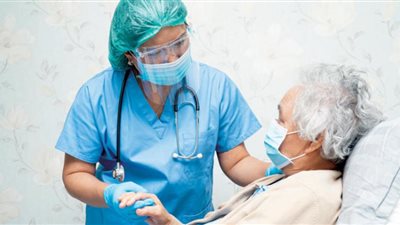 دراسة: كبار السن المصابين بـ كورونا معرضين للإصابة بالهربس 