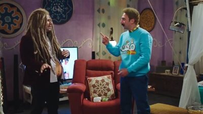 بعد عرضه لـ الكركمين.. هل يواجه مسلسل الكبير تهمة الترويج لأدوية غير مرخصة؟