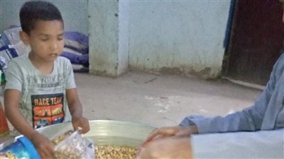 كان بيجهز شنط رمضان.. الأقصر تتشح بالسواد حزنا على وفاة طفل غرقًا