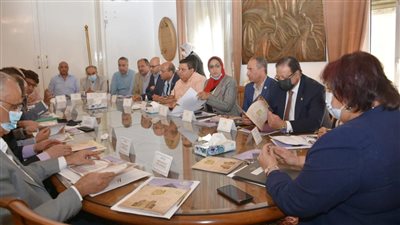 إيناس عبد الدايم تناقش مع رؤساء القطاعات آليات الاحتفال بالقاهرة عاصمة الثقافة وشهر رمضان| صور