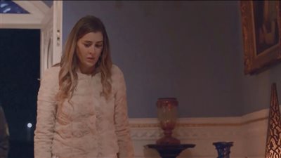  فستان زفاف ملطخ بالدماء.. انهيار عائشة بن أحمد في ملف سري