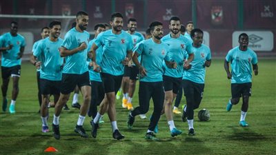 الأهلي يختتم استعداداته لمباراة الرجاء المغربي