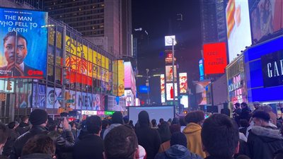 مصري مُشارك في صلاة التراويح بـ تايم سكوير: نعيش أجواء رمضانية 