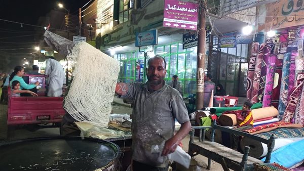 عم حسين بائع كنافة