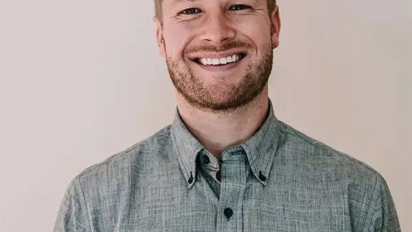 الشاب المنتحر