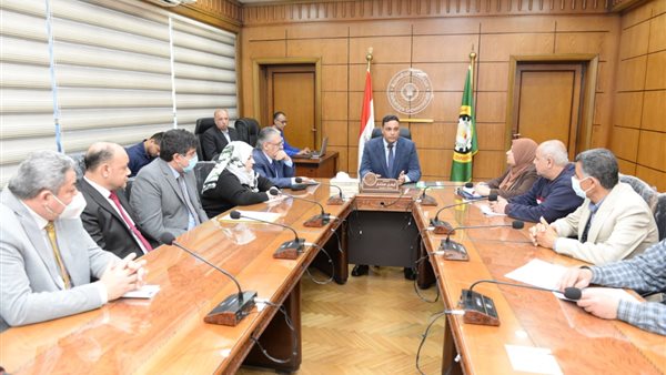 اجتماع المحافظ