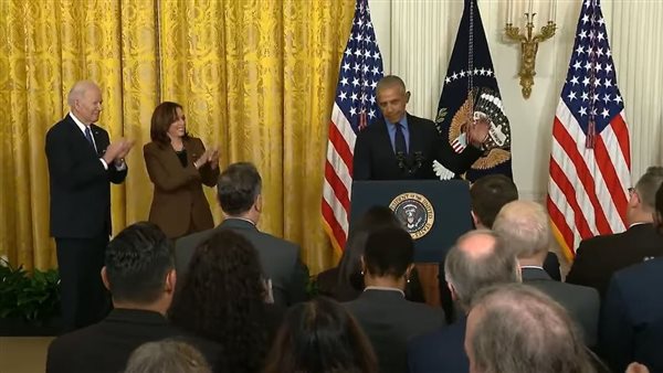 أوباما وكاملا هاريس