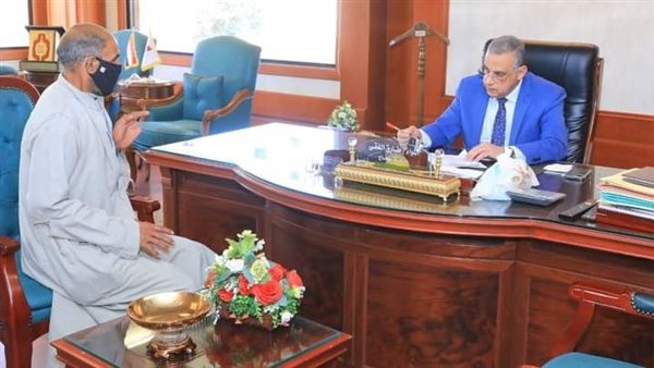 خلال لقاء محافظ سوهاج