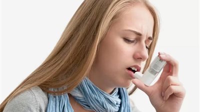 استشاري أمراض صدرية يقدم نصائح للتعامل مع الطقس الحار أثناء الصيام