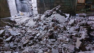 بعد 12 عاما من الشكاوى.. أهالي العقار المنهار ببورسعيد يستغيثون: عاوزين بديل| صور وفيديو