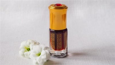 حكم وضع العطر للنساء في رمضان بالفيديو.. جائز بشرط وتركه أفضل