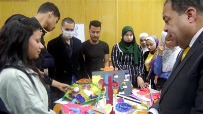 تربية المنيا تُنظم معرضًا لطلاب برنامجي العلوم والرياضة